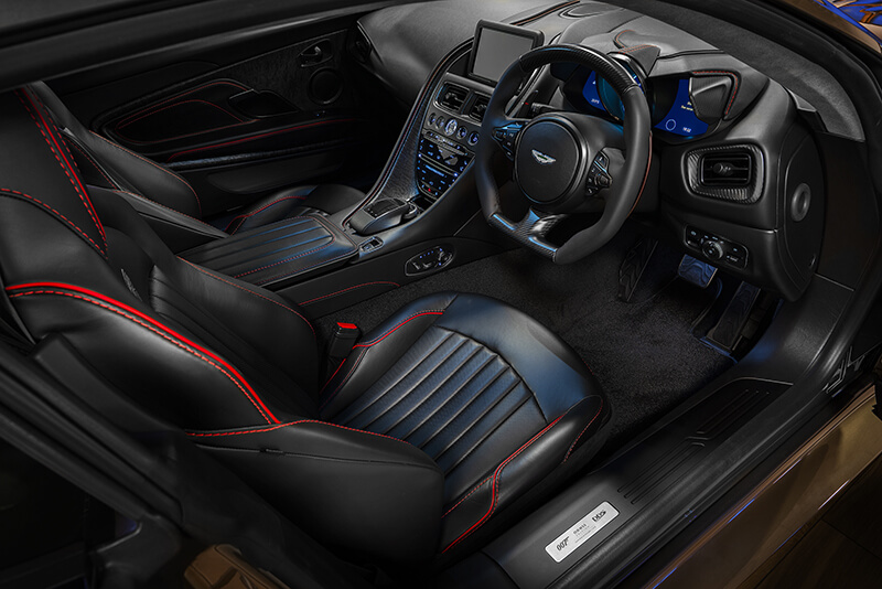 Aston Martin DBS Superleggera James Bond Edition: interior