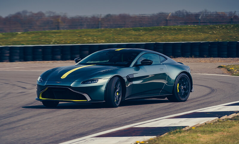 Aston Martin Vantage AMR, el cambio manual se resiste a morir