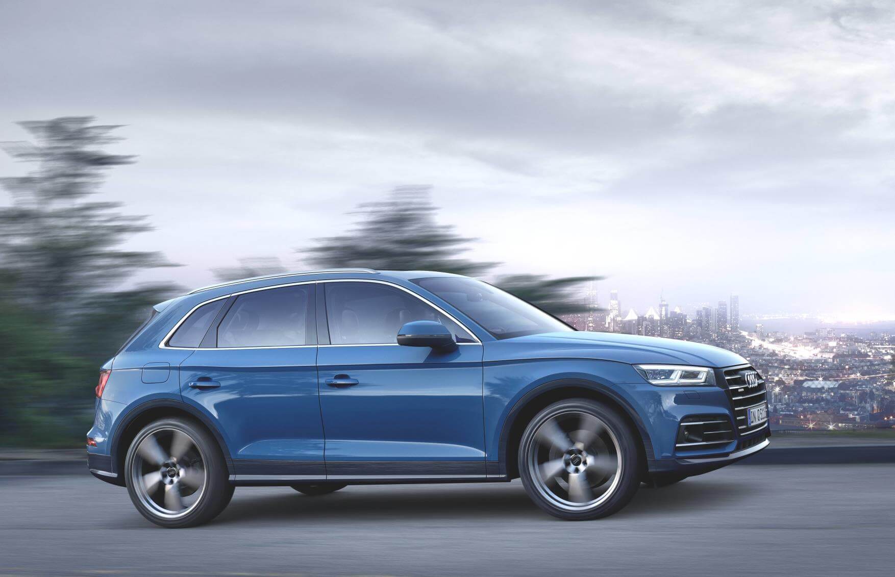 Audi Q5 55 TFSIe Quattro: lateral