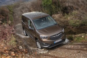 Opel Combo Cargo 4x4, el comercial que no teme al campo