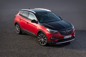 Opel Grandland X Hybrid4, potente, enchufable y 4x4