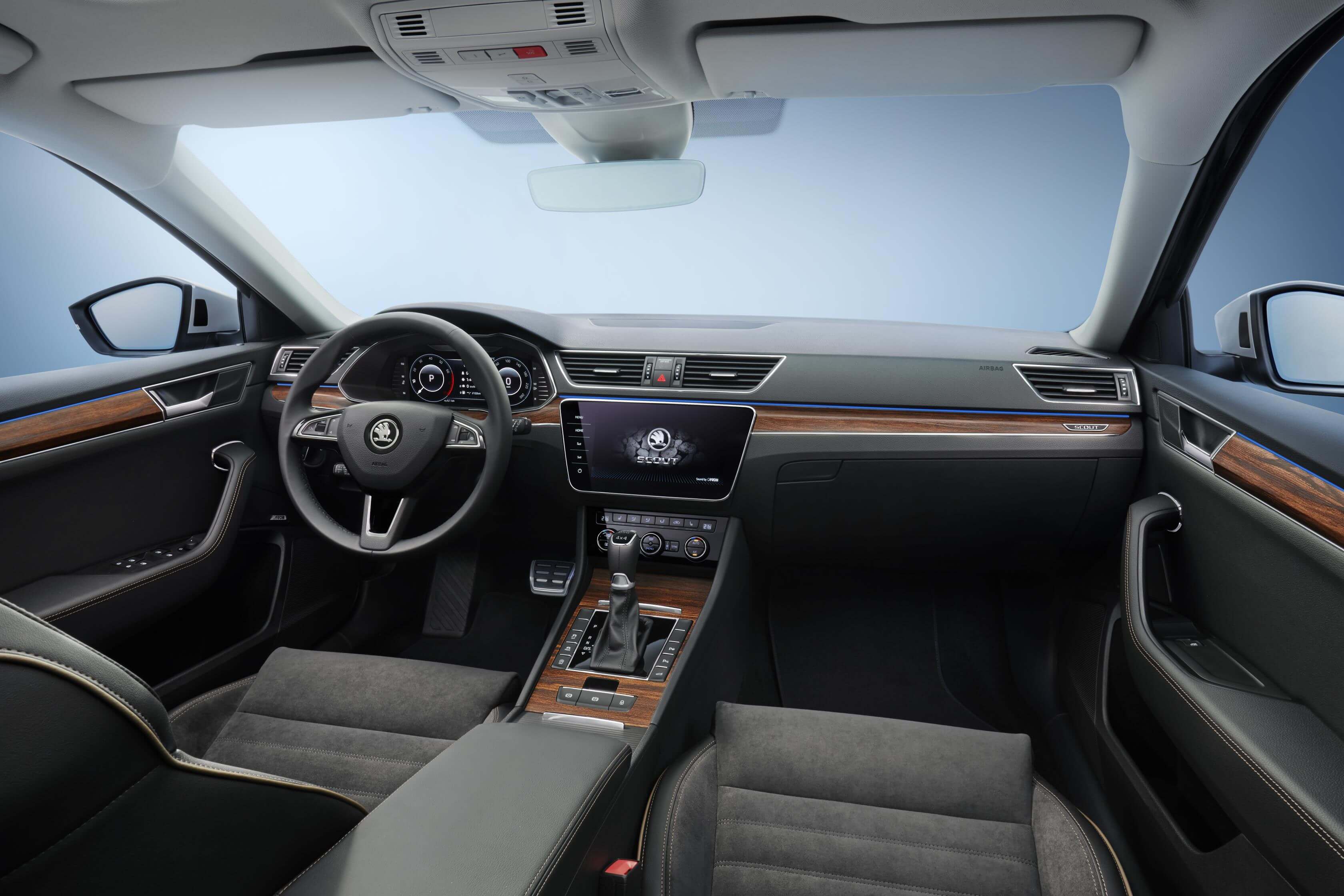Skoda Superb Scout: interior