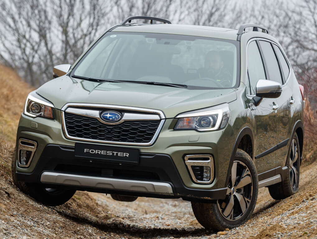 Subaru Forester e-Boxer: frontal.