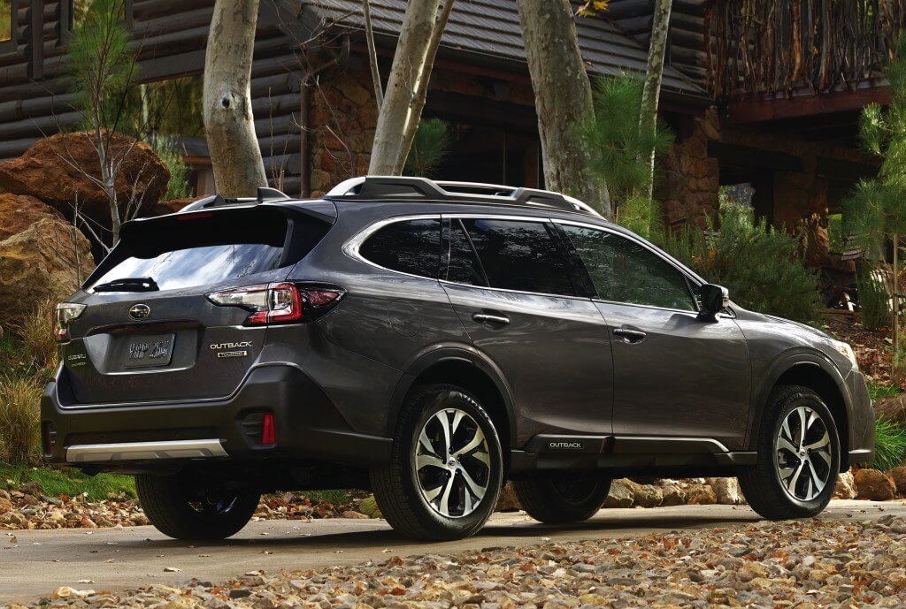 Subaru Outback 2019: trasera.