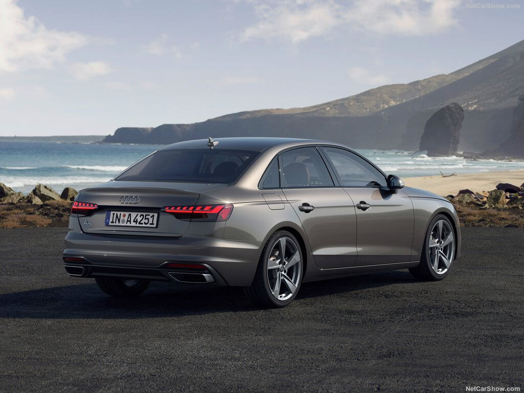 Trasera del Audi A4 2020.