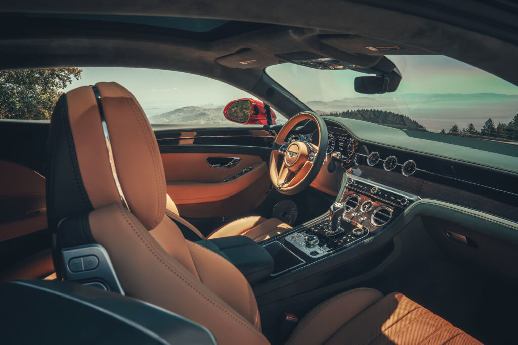 Bentley Continental GT V8: interior.