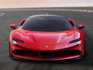 Ferrari SF90 Stradale, el primer híbrido enchufable de Maranello