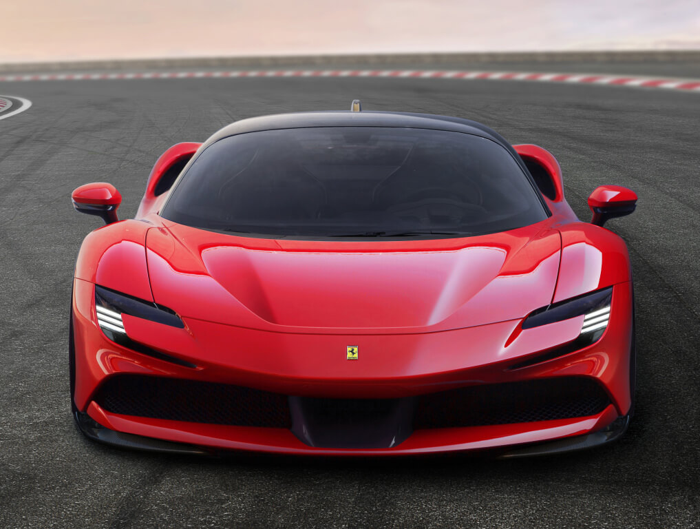 Ferrari SF90 Stradale, el primer híbrido enchufable de Maranello
