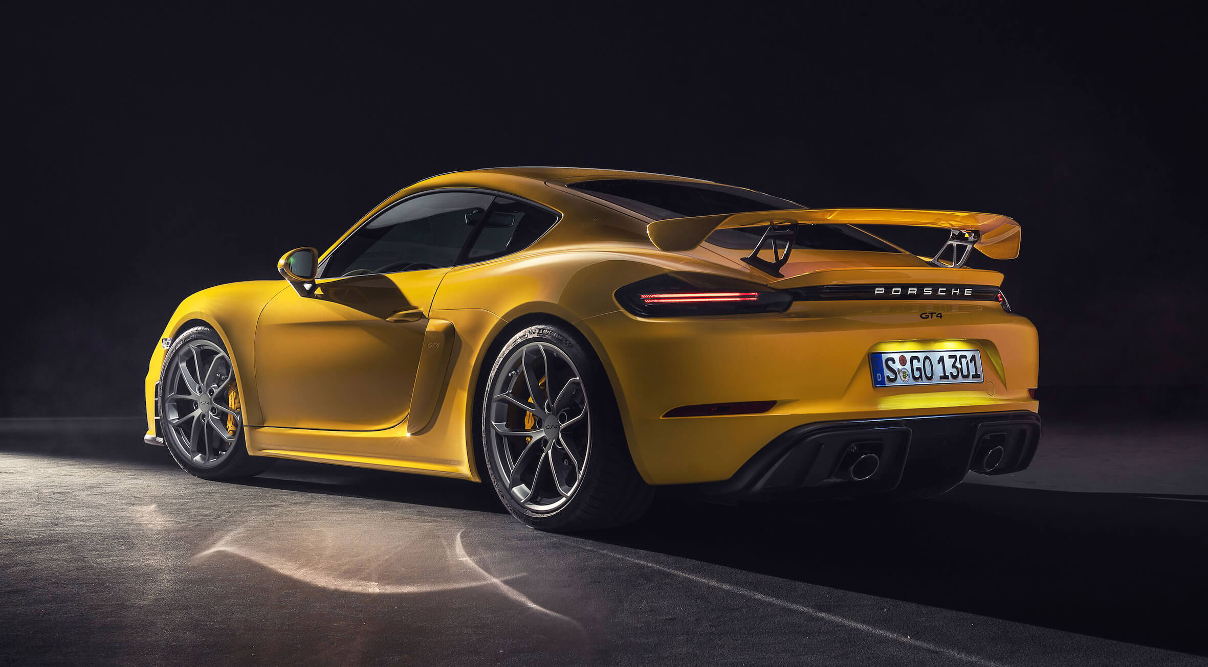 Porsche Cayman 718 GT4 2019: trasera