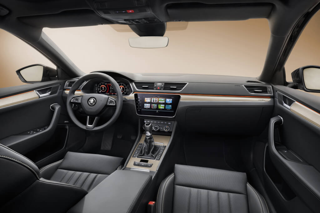 Skoda Superb 2019: interior.