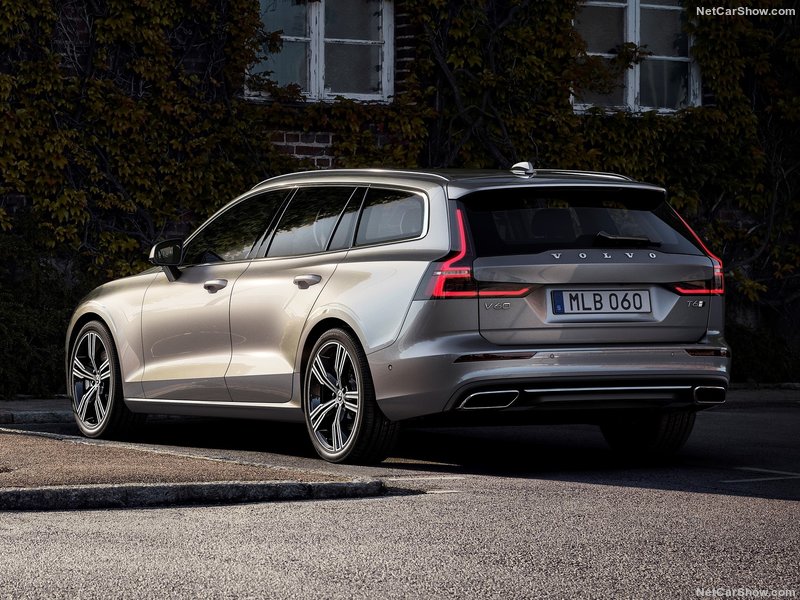 Trasera del Volvo V60.