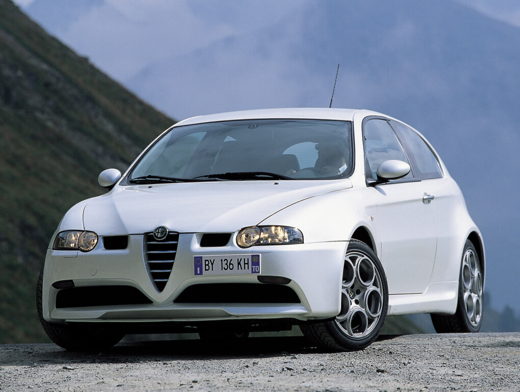Alfa Romeo 147 GTA, compacto, italiano y desmedido