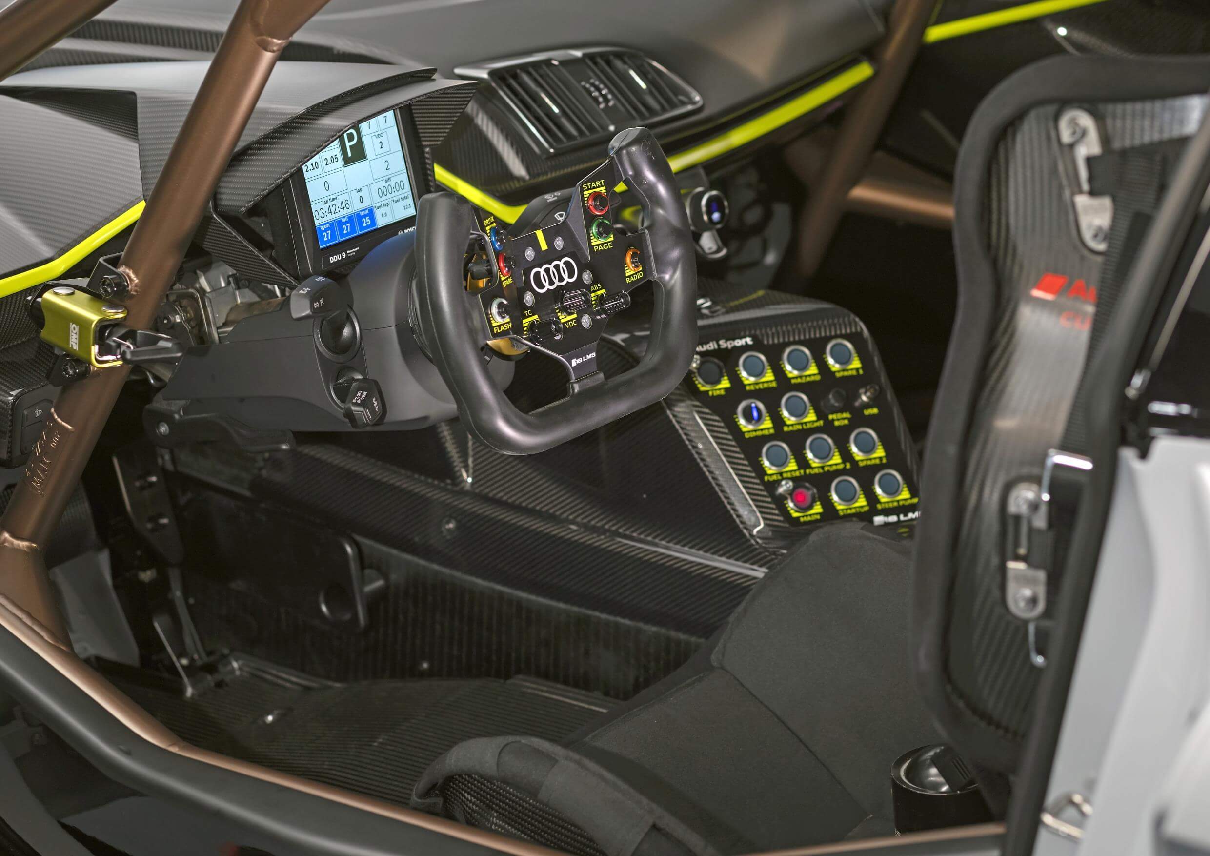 Audi R8 LMS GT2: interior