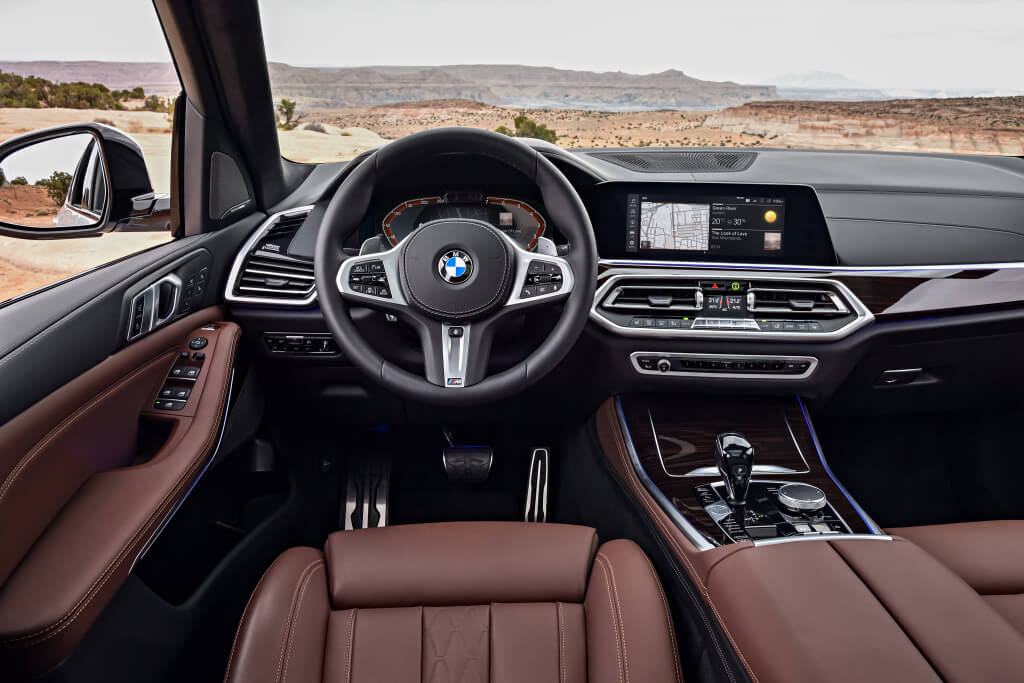 Interior del BMW X5 M50i.