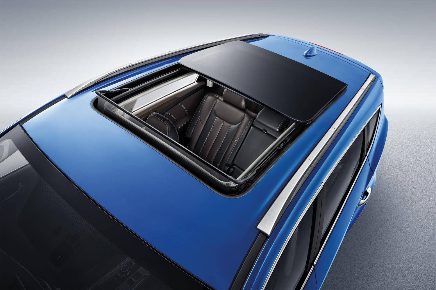 DFSK 580: techo panorámico