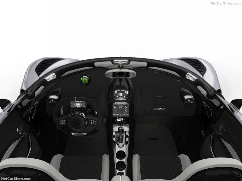 Interior del Koenigsegg Jesko 2020.