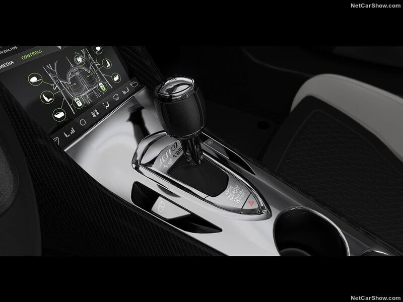 Koenigsegg Jesko 2020, palanca de cambios.