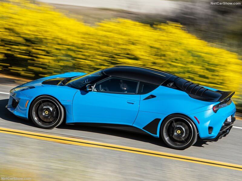 Lateral del Lotus Evora GT 2020.
