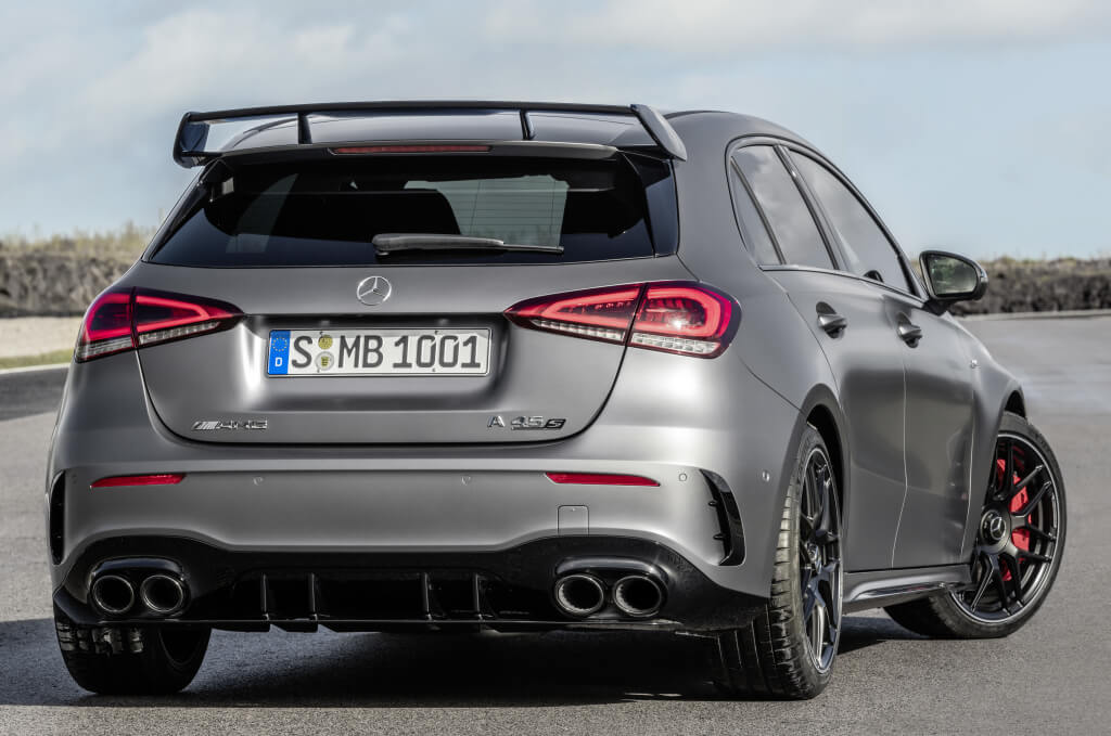 Mercedes-AMG A 45 S: zaga.