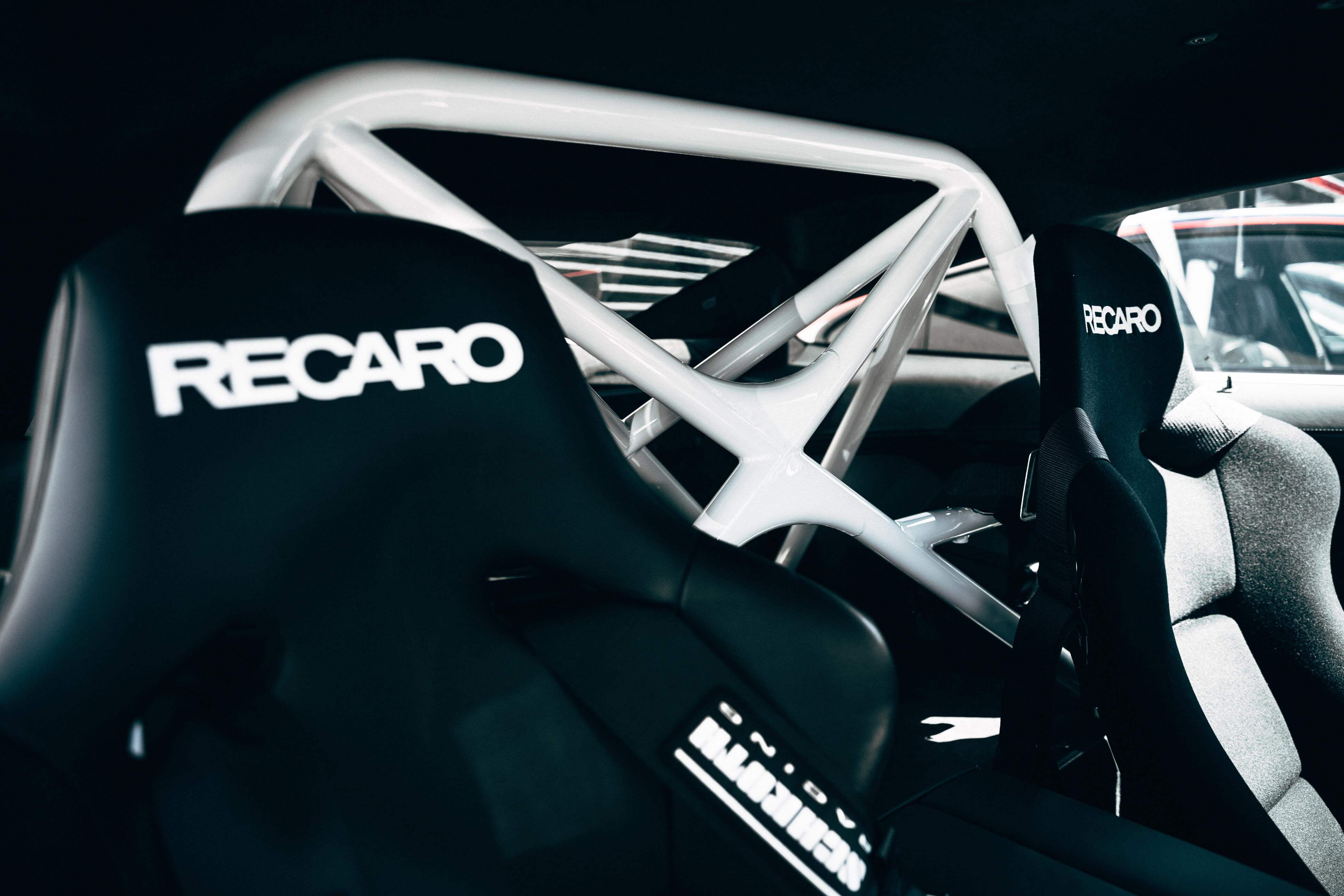 Asientos Recaro y barras antivuelco del BMW M8 MotoGP Safety Car
