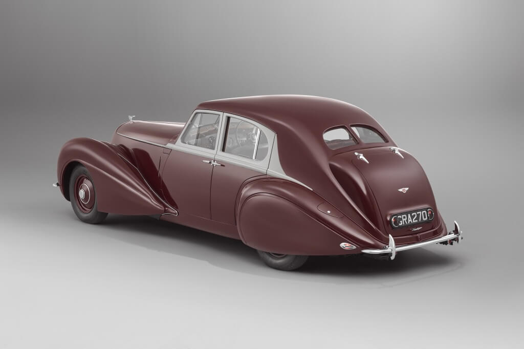 Bentley Corniche Recreation by Mulliner: trasera.