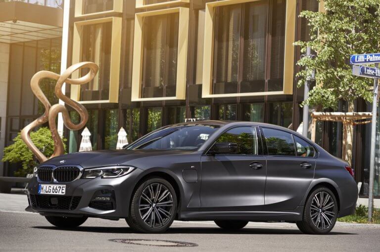 BMW 330e, deportividad ecológica