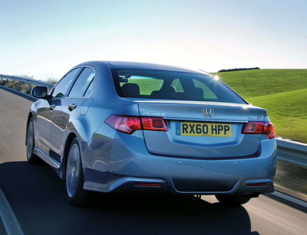 Honda Accord (EURO) Type-S: trasera.