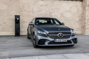Mercedes Clase C 300 e, híbrido enchufable de altas prestaciones