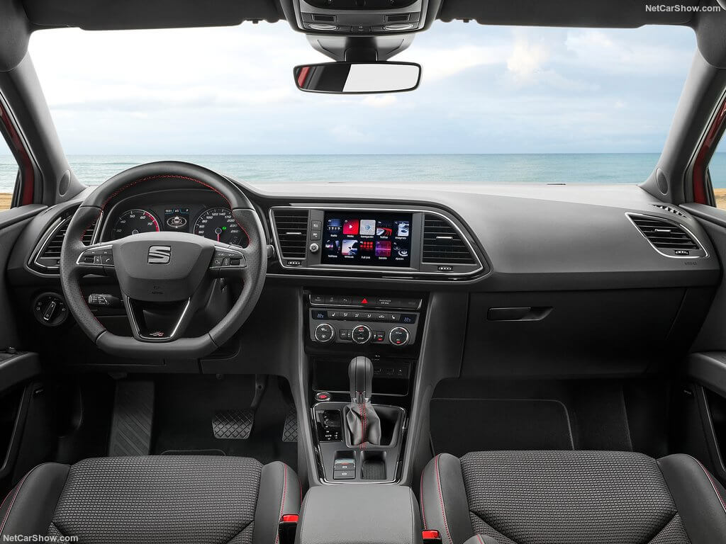 Diseño interior del Seat León FR.