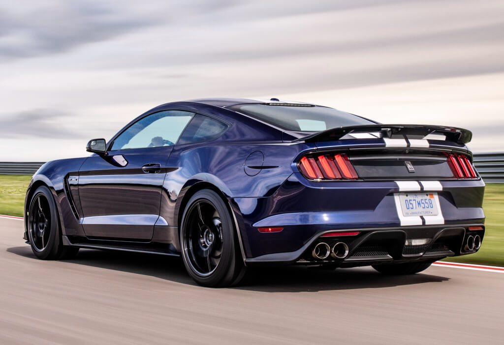 Shelby Mustang GT350: zaga.