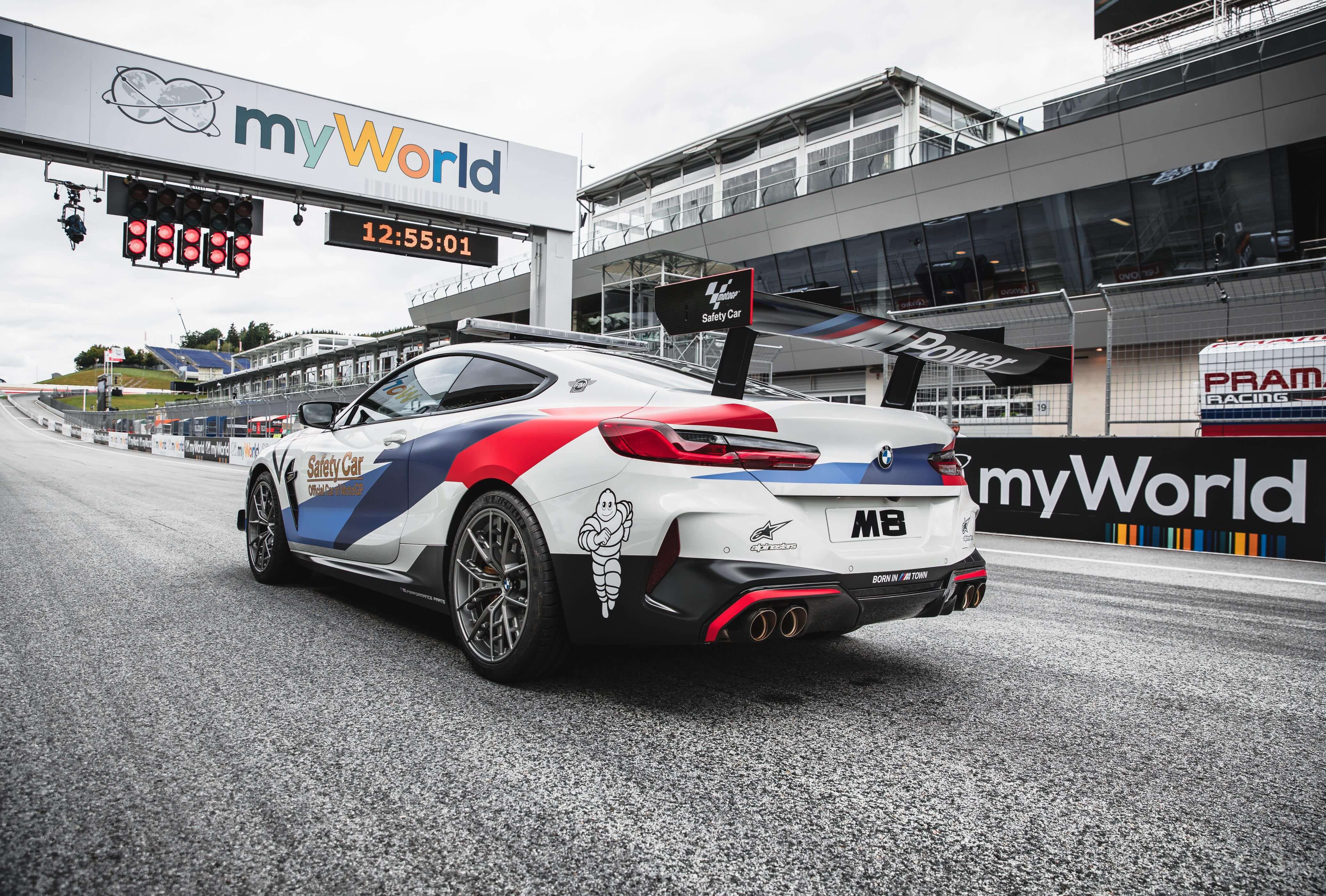 Trasera del BMW M8 MotoGP Safety Car