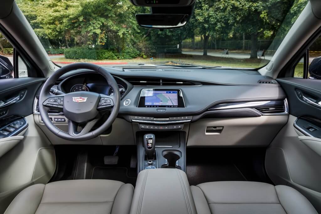 Cadillac XT4: interior.