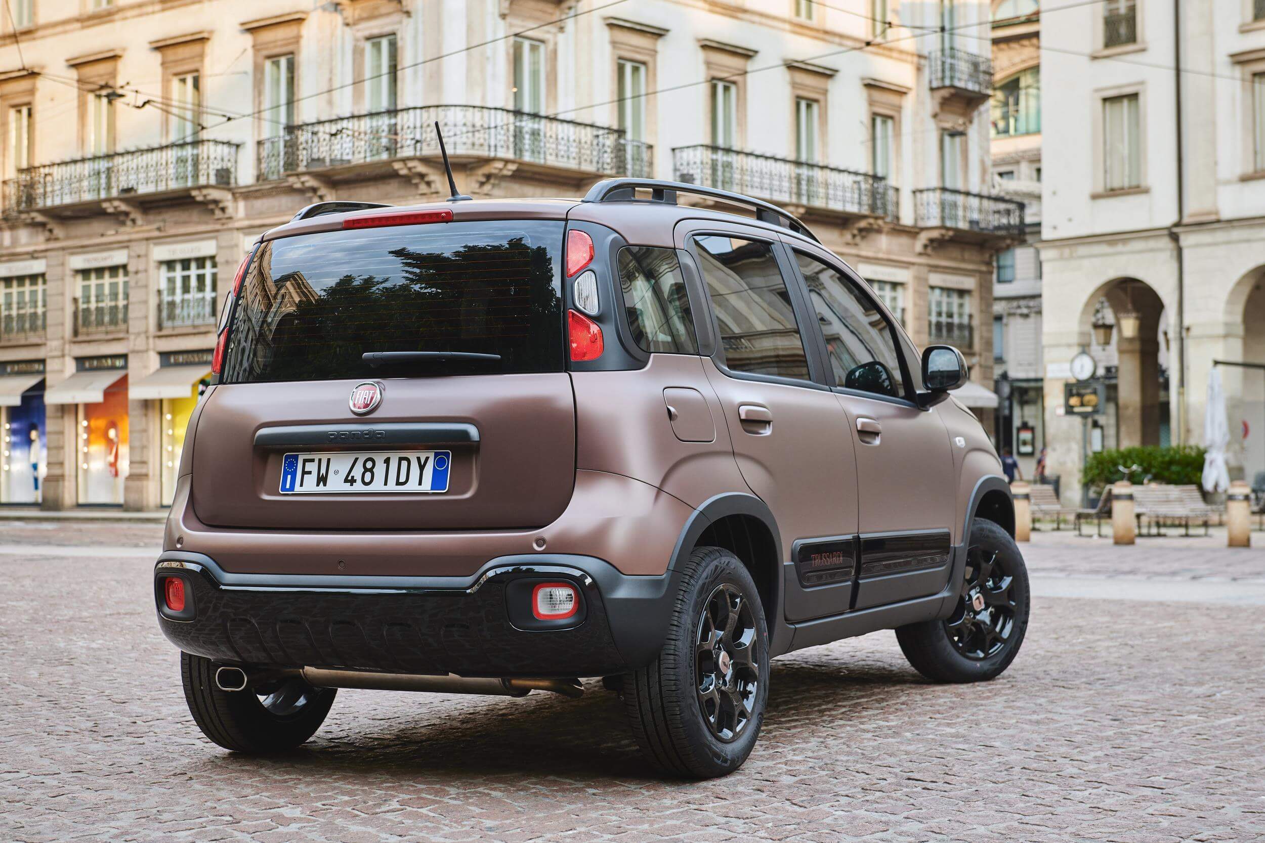 Trasera del Fiat Panda Trussardi