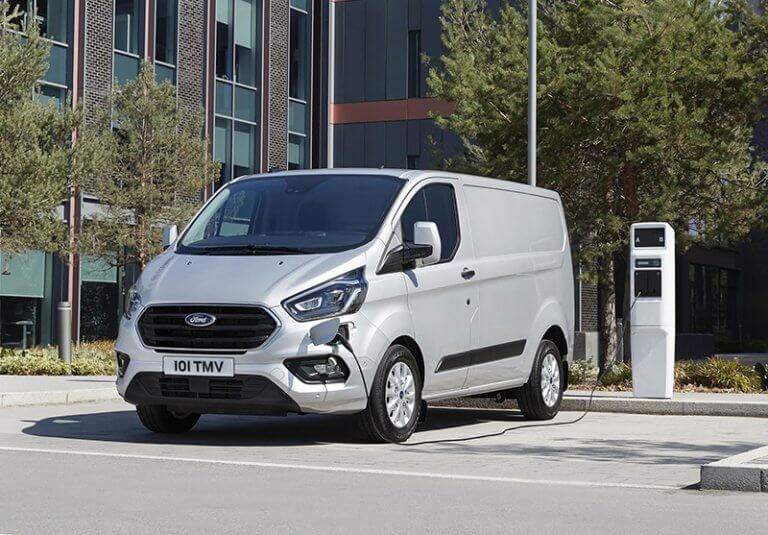 Ford Transit y Tourneo Custom PHEV: furgones híbridos enchufables