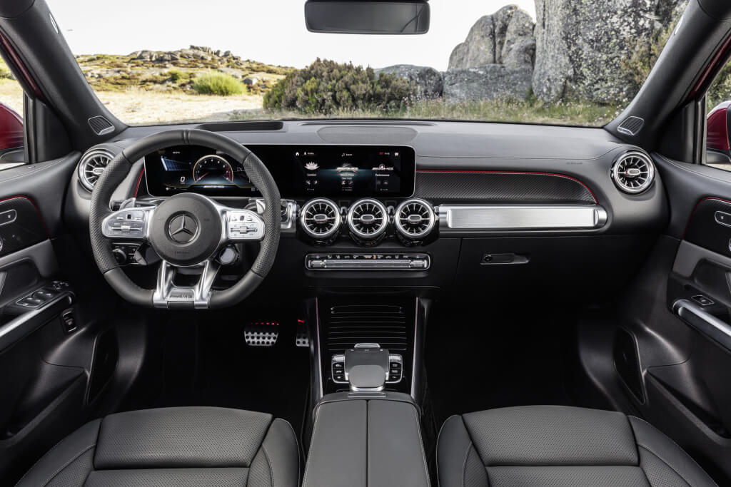 Mercedes-AMG GLB 35, interior.