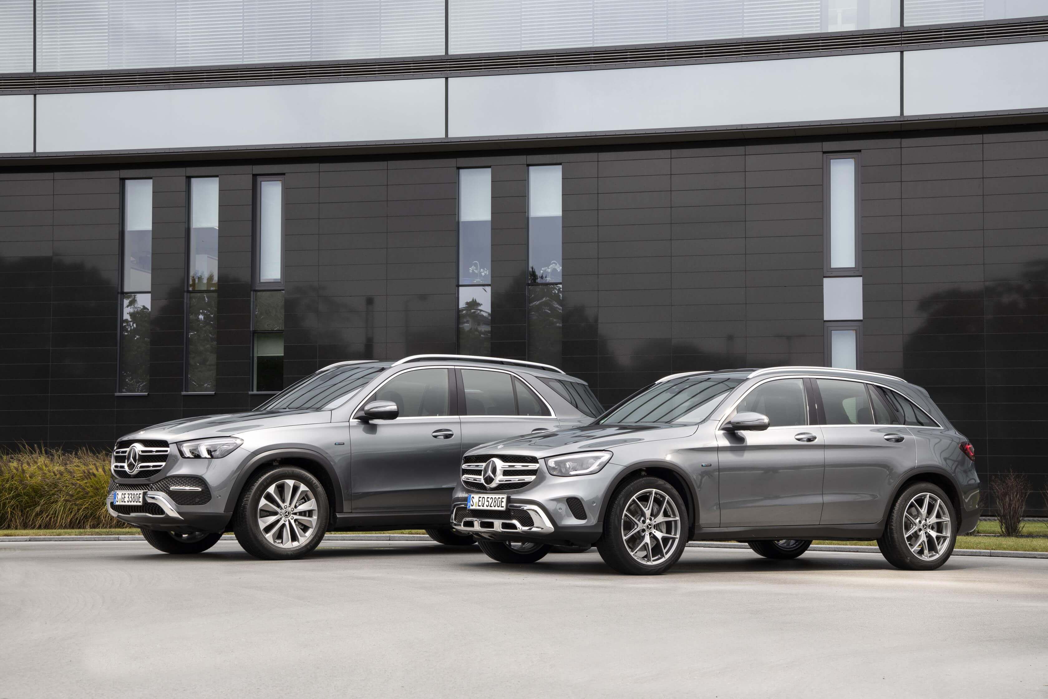 Mercedes GLE 350 de 4MATIC y GLC 300 e 4MATIC, híbridos enchufables