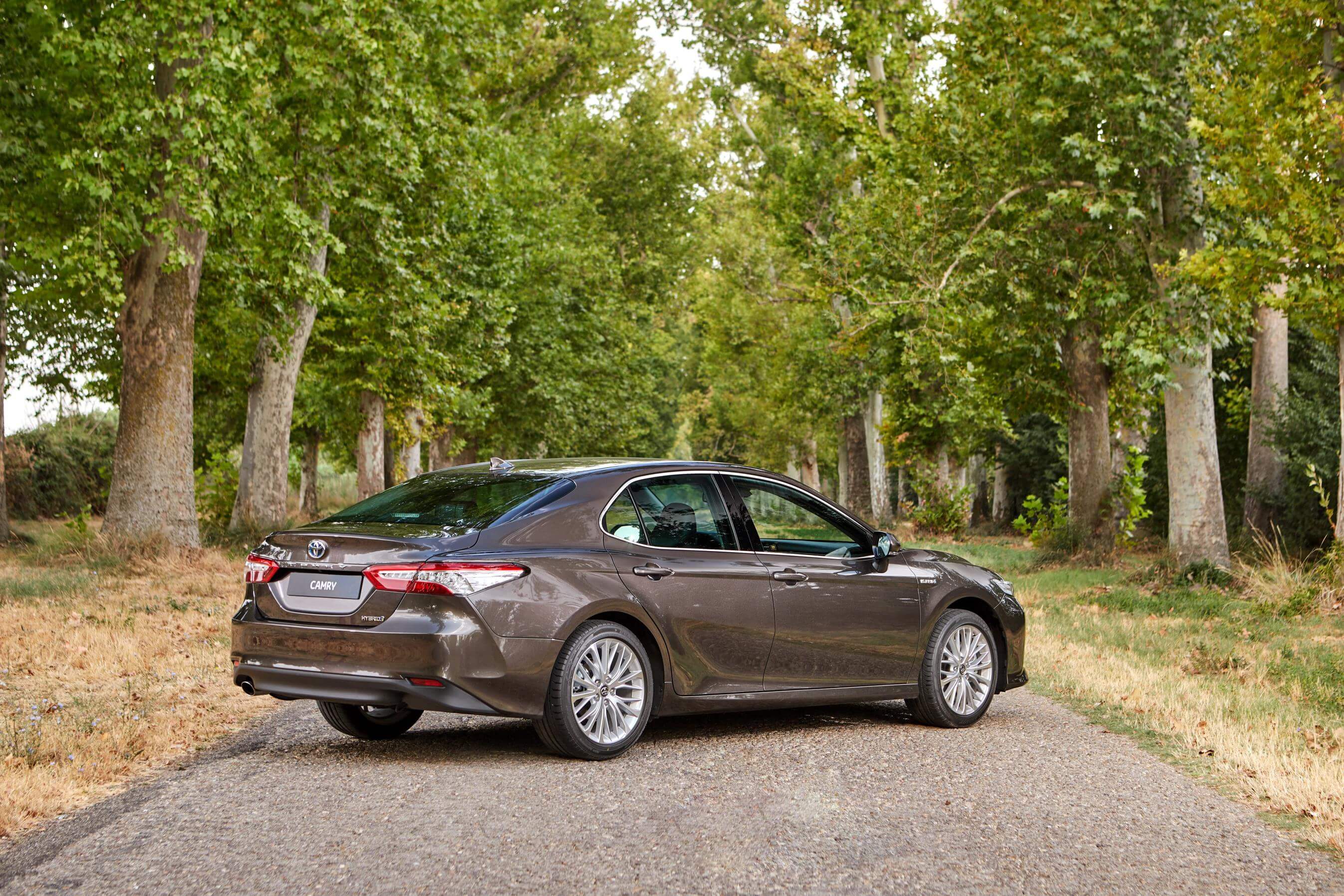 Trasera del Toyota Camry Hybrid
