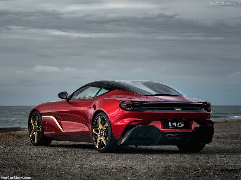 Trasera del Aston Martin DBS GT Zagato.