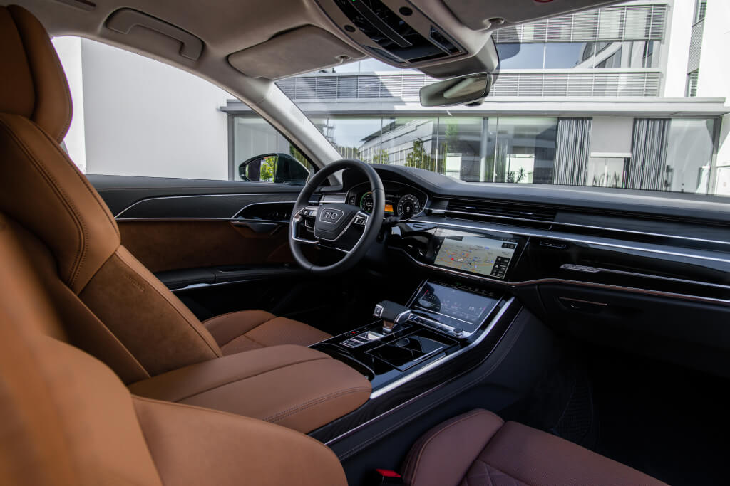 Audi A8L 60 TFSI e, interior.