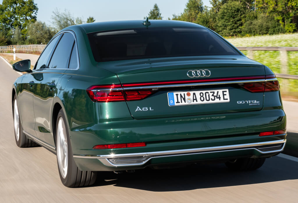 Audi A8L 60 TFSI e, parte trasera.