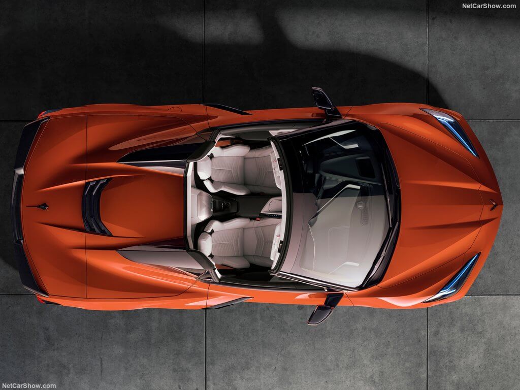 Imagen desde arriba del Chevrolet Corvette C8 Stingray Convertible