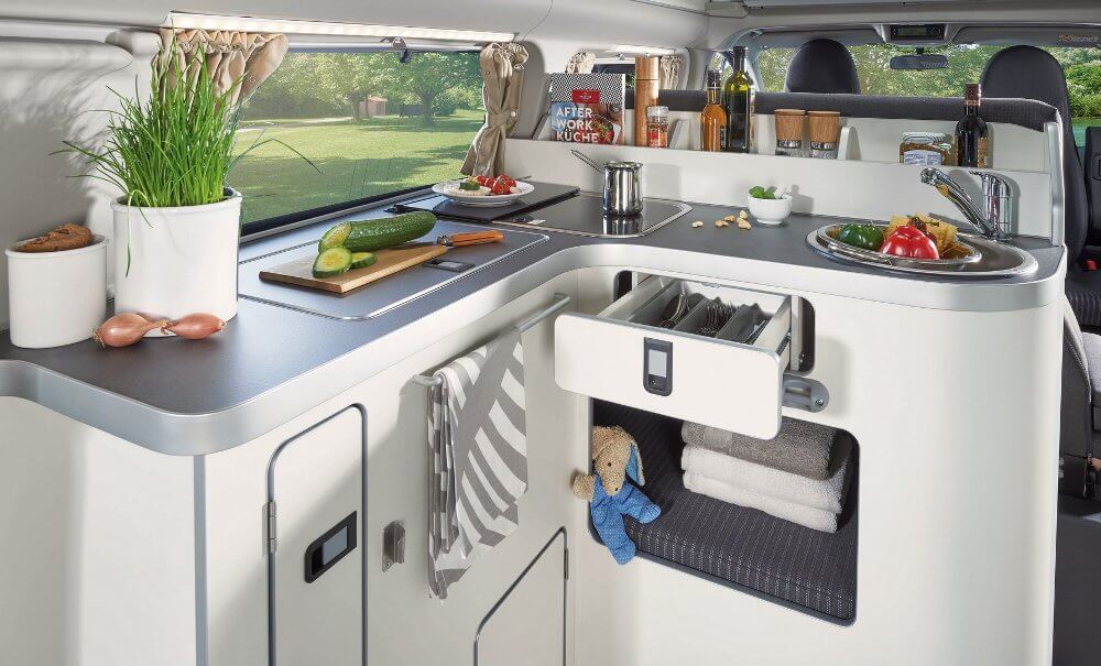 Ford Transit Custom Nugget 2020, cocina.