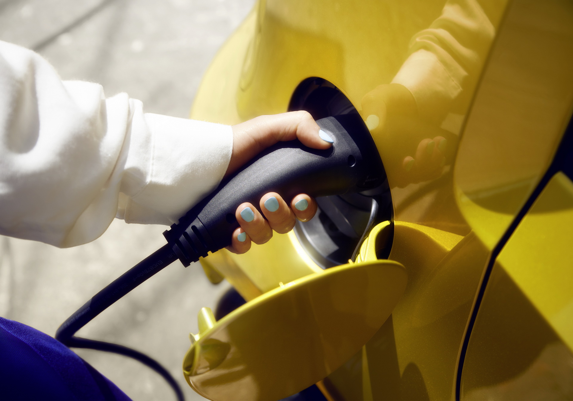 Volkswagen e-Up! 2020: toma de carga.