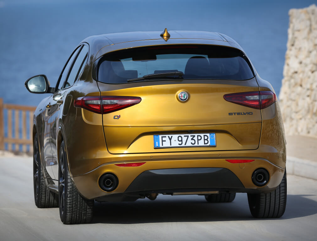 Alfa Romeo Stelvio 2020: trasera.