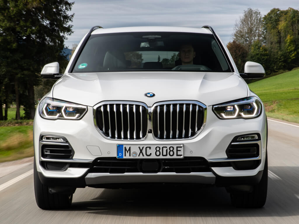 BMW X5 xDrive45e, calandra delantera.