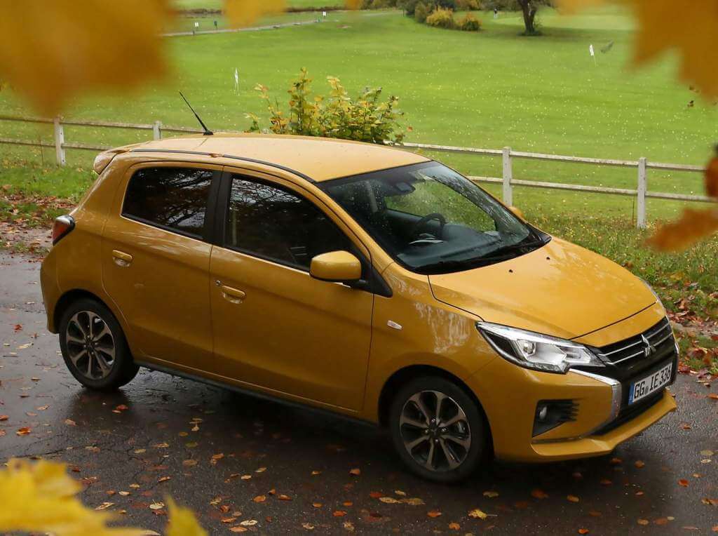 Mitsubishi Space Star 2020, lateral.