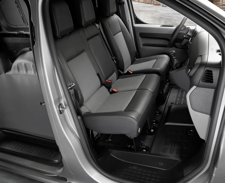 Plazas delanteras del Peugeot Expert.
