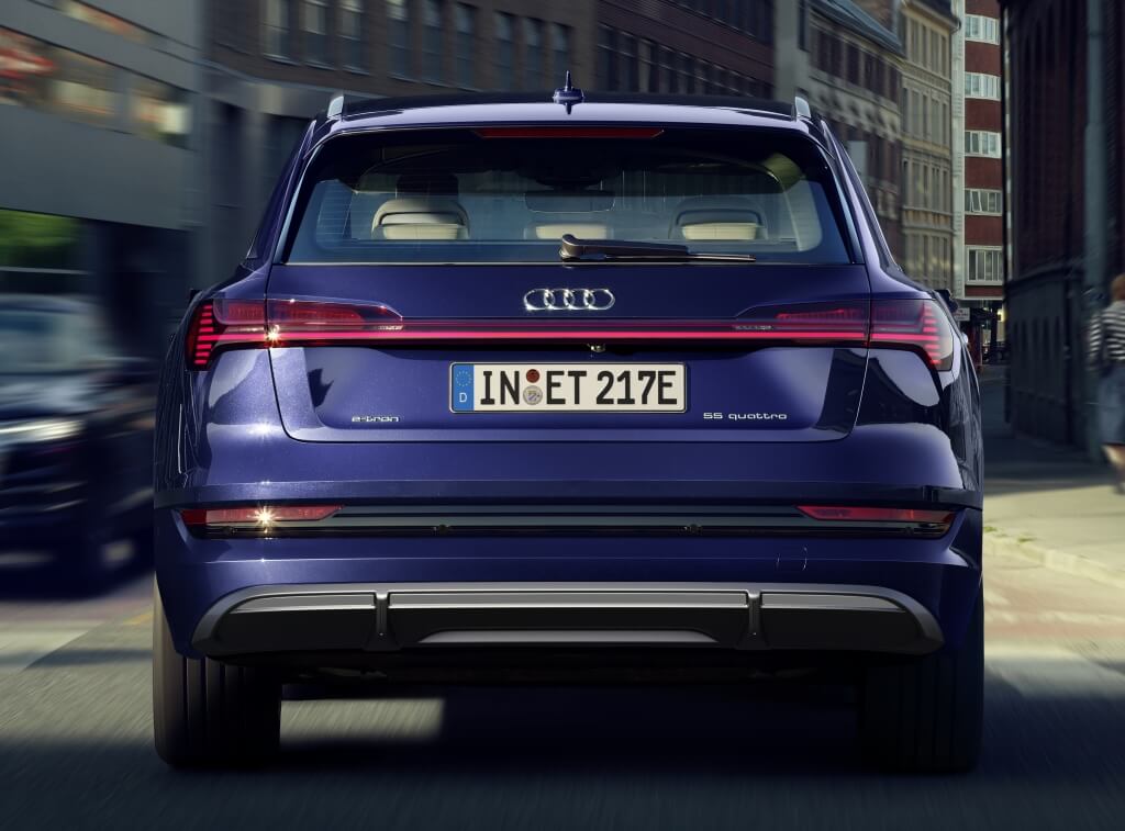 Audi e-tron S-Line 2020: trasera.