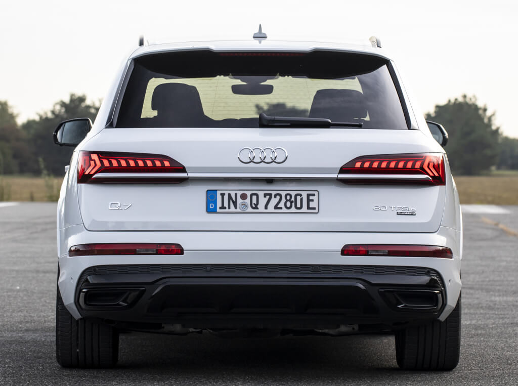 Audi Q7 TFSI e, parte trasera.