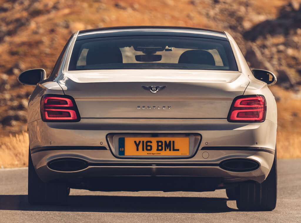 Bentley Flying Spur Blackline, parte trasera.